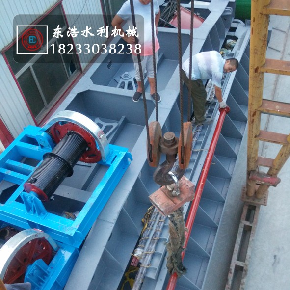 2-125KN卷?yè)P(yáng)機(jī)鋼閘門發(fā)貨6.jpg 2-125KN卷?yè)P(yáng)機(jī)鋼閘門發(fā)貨6.jpg