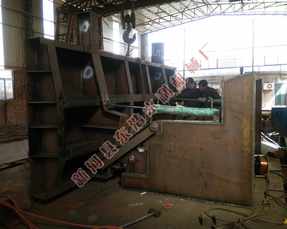 液壓翻板閘門0825.jpg 液壓翻板閘門0825.jpg