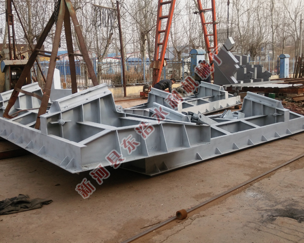 液壓翻板閘門09.jpg 液壓翻板閘門09.jpg